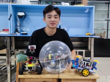 无奋斗，不青春——科创基地学子为梦想奋斗的样子真酷！